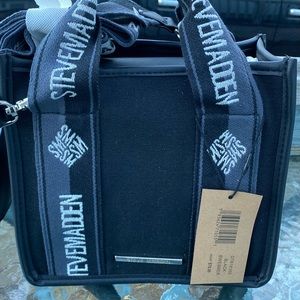 🎄🎁Steve Madden Black BWEBBER Crossbody🎁🎄        ⏰TikTok Famous⏰